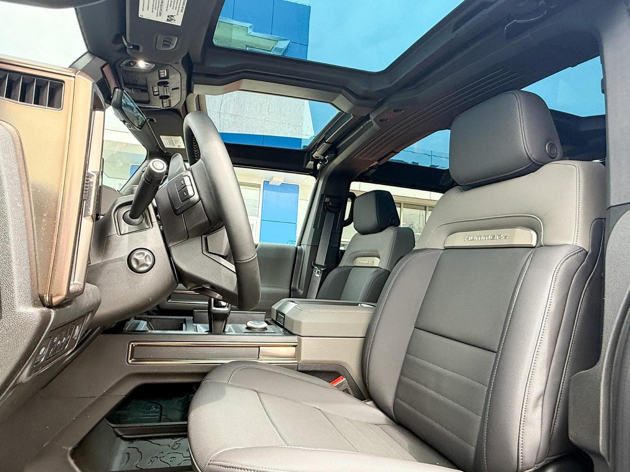 2025 GMC HUMMER EV SUV 3X FULLY ELECTRIC WITH REMOTE START/ENTRY, HEATED SEATS, HEATED STEERING WHEEL, VENTILATED SEATS, INFINITY ROOF, SUPER CRUISE, HITCH GUIDANCE, HD SURROUND VISION Photo