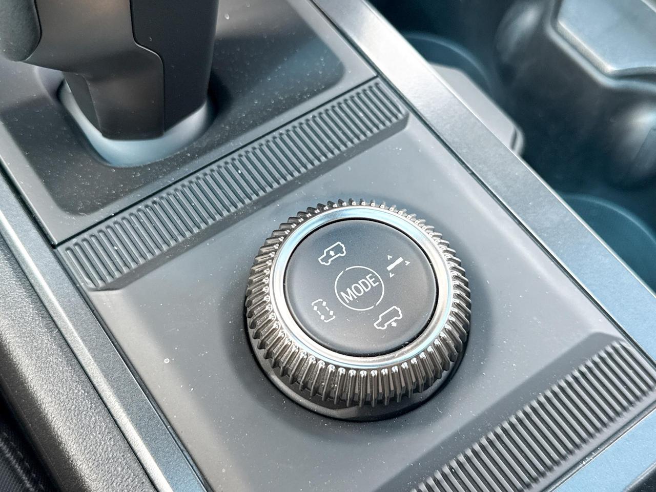 2025 GMC HUMMER EV SUV 3X FULLY ELECTRIC WITH REMOTE START/ENTRY, HEATED SEATS, HEATED STEERING WHEEL, VENTILATED SEATS, INFINITY ROOF, SUPER CRUISE, HITCH GUIDANCE, HD SURROUND VISION Photo