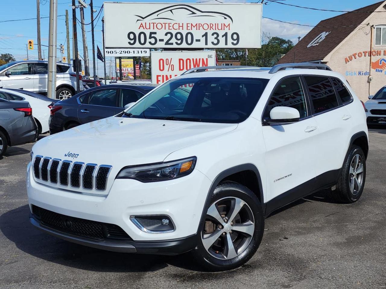 Used 2019 Jeep Cherokee Limited 4x4 Pearl White /Cooled Seats / Navi / Pano Roof for sale in Mississauga, ON