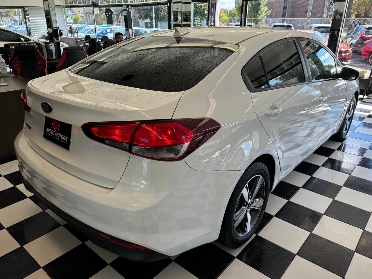 2018 Kia Forte LX+New Brakes+ApplePlay+Heated Seats+CLEAN CARFAX - Photo #6