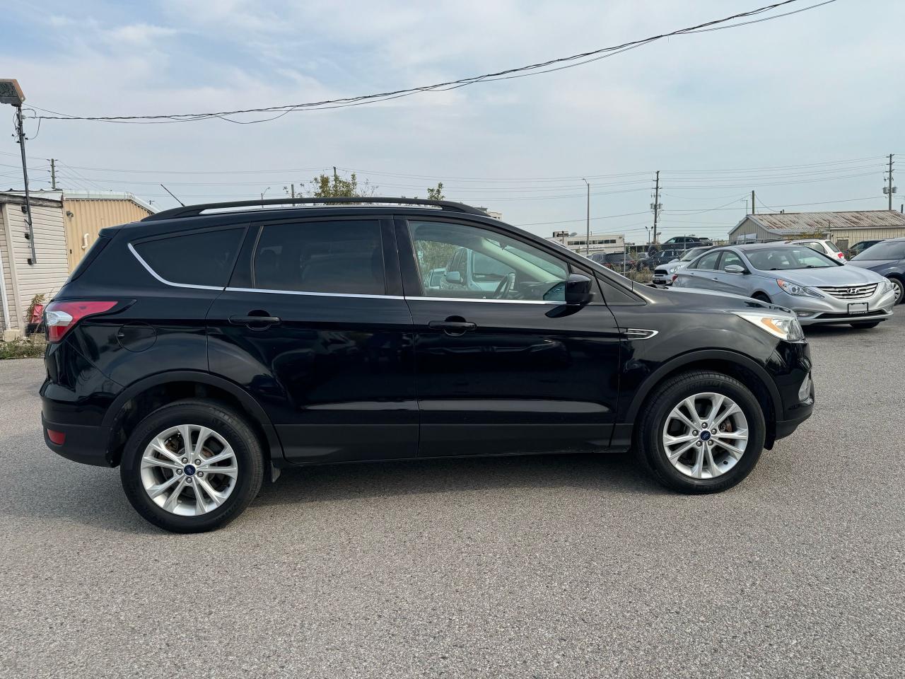 2017 Ford Escape SE - Photo #4