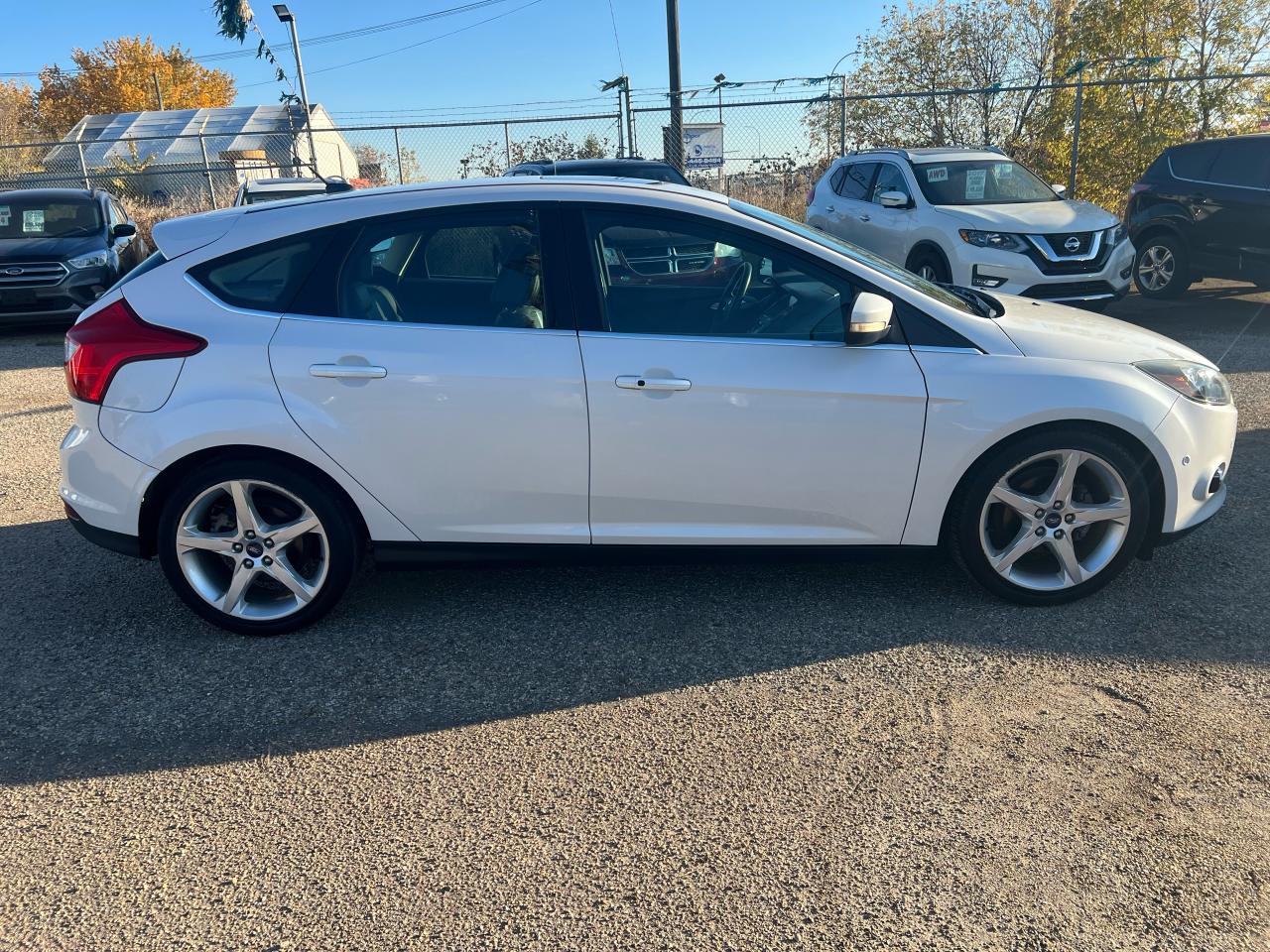 2012 Ford Focus Titanium Leather Sun Roof Heated Seats+ - Photo #7