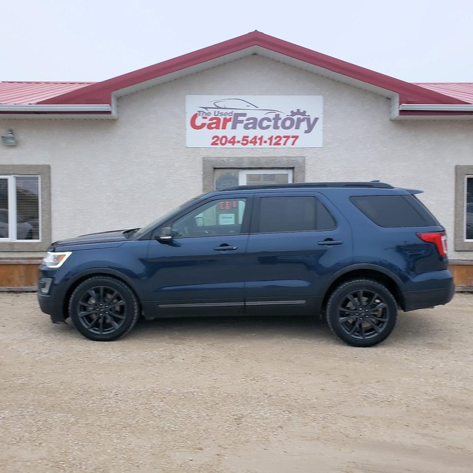 Used 2017 Ford Explorer 4WD 4dr XLT Sunroof 7 Paasenger for sale in Oakbank, MB