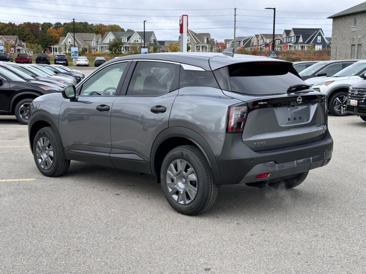 2025 Nissan Kicks S AWD Photo4
