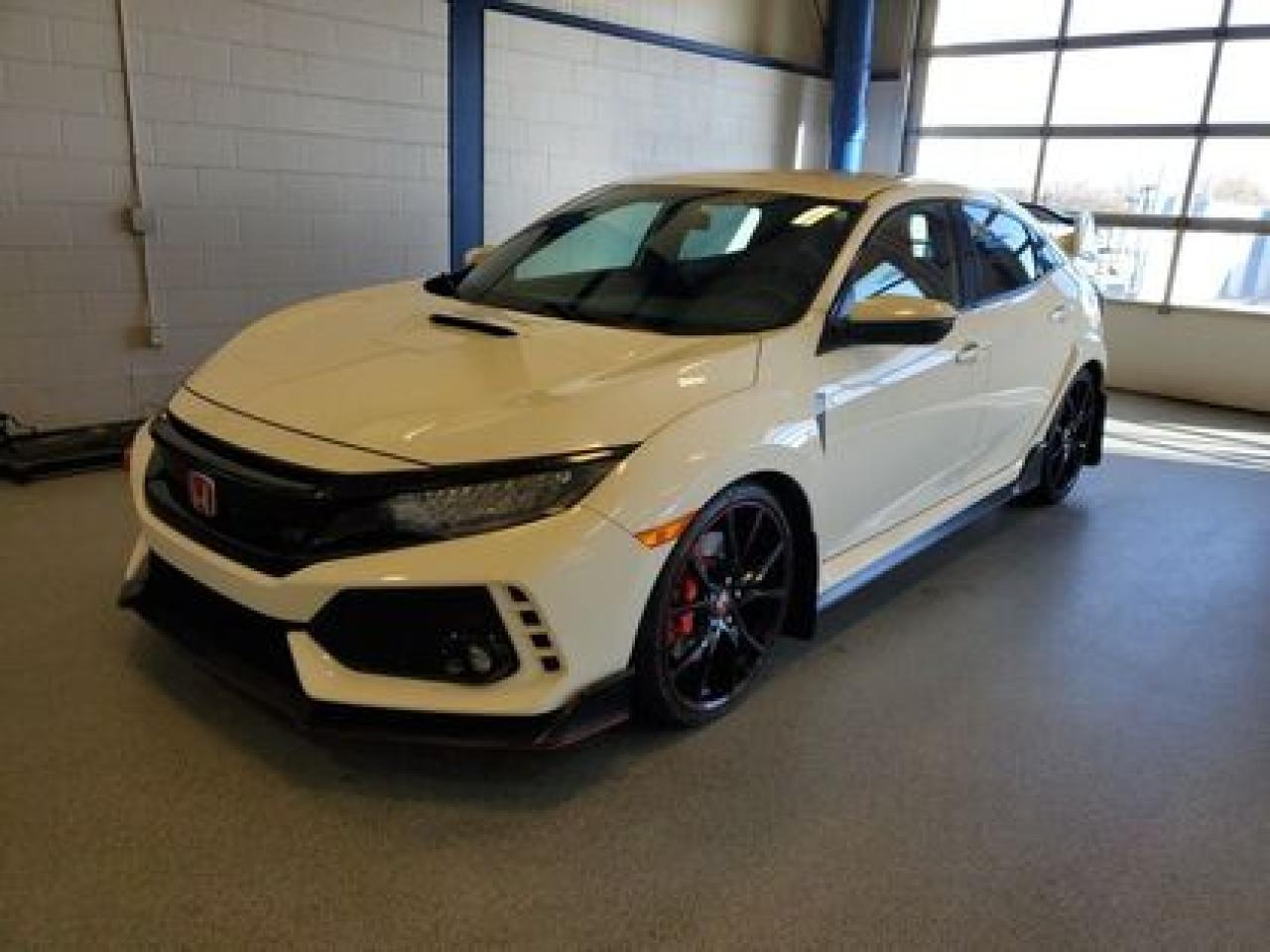 Used 2018 Honda Civic Type R BASE W/Blind Spot Warning for sale in Moose Jaw, SK