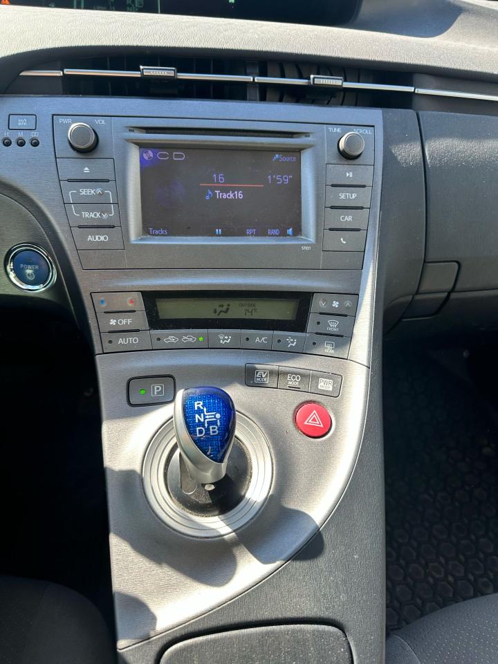 2013 Toyota Prius  - Photo #9