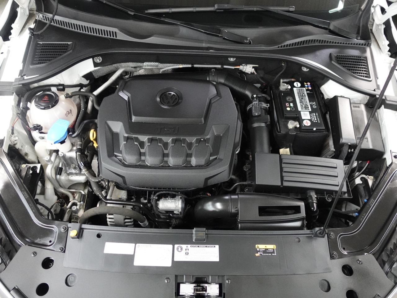 2020 Volkswagen Passat EXECLINE | R-LINE | Nav | Leather | Sunroof | BSM