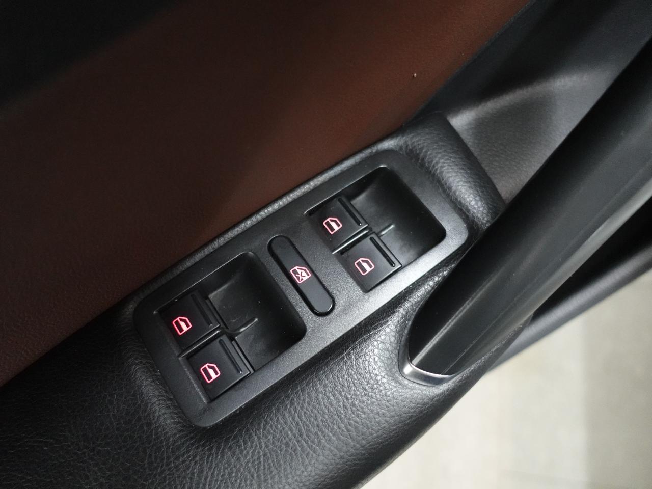 2020 Volkswagen Passat EXECLINE | R-LINE | Nav | Leather | Sunroof | BSM