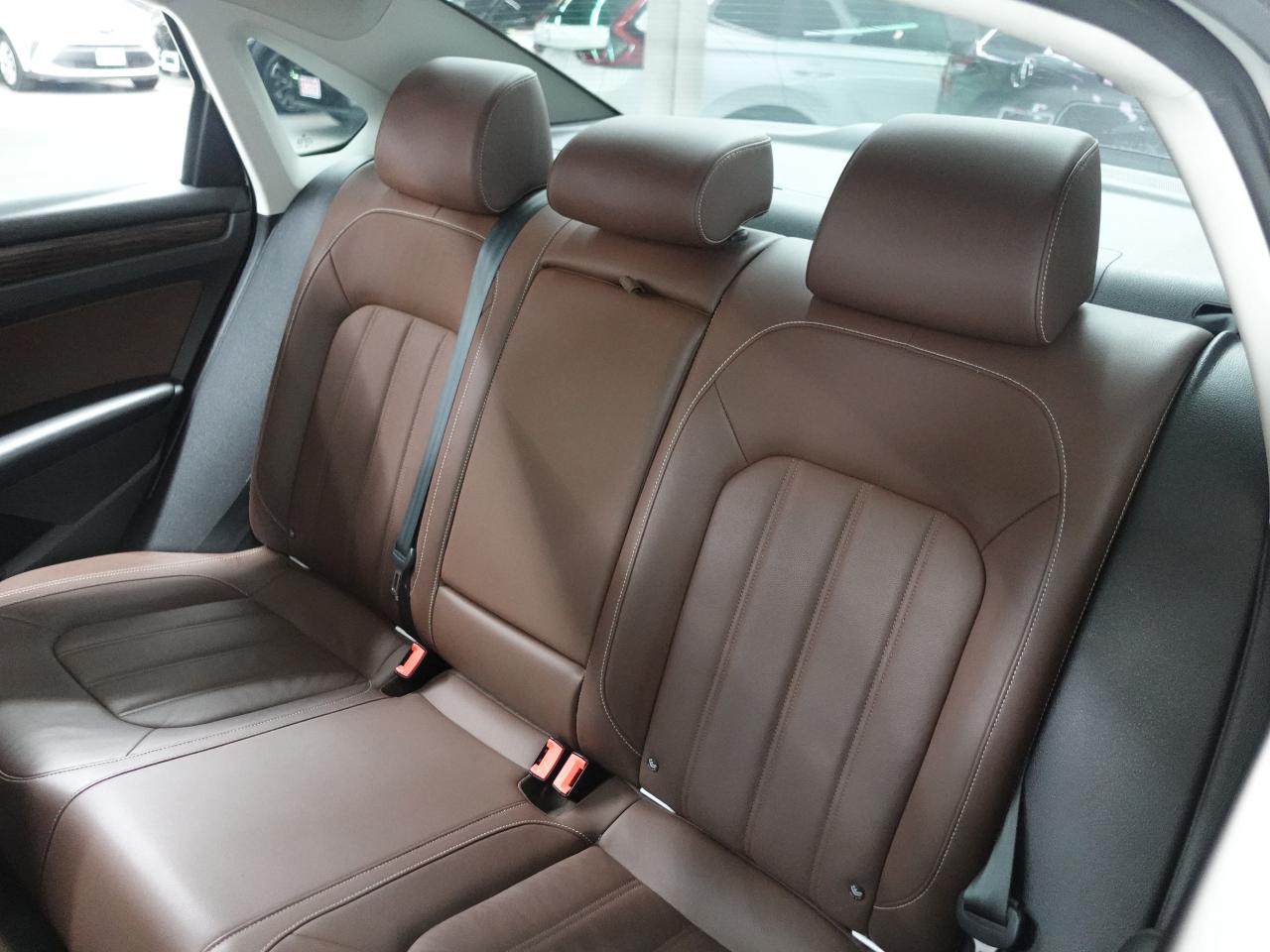 2020 Volkswagen Passat EXECLINE | R-LINE | Nav | Leather | Sunroof | BSM