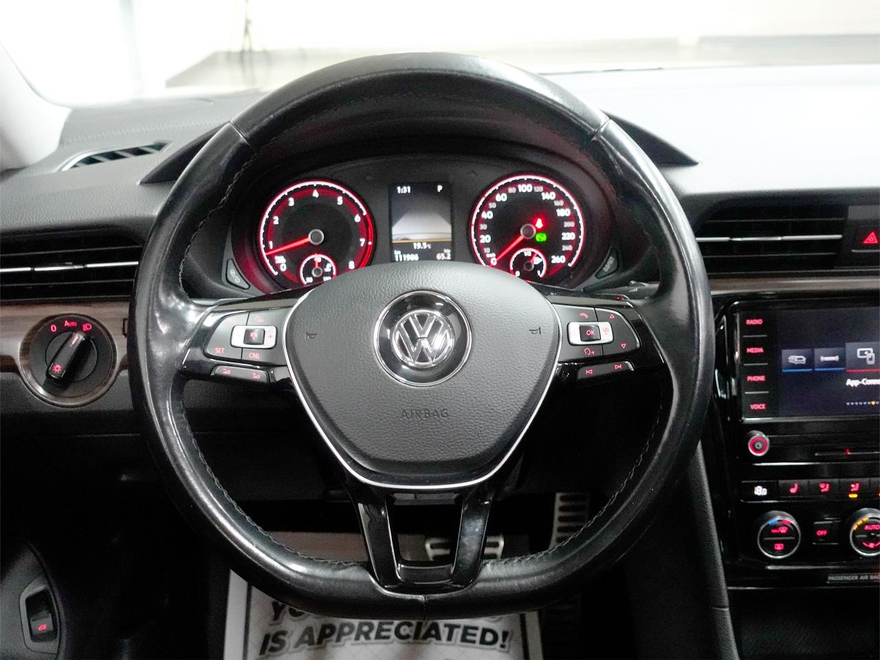2020 Volkswagen Passat EXECLINE | R-LINE | Nav | Leather | Sunroof | BSM