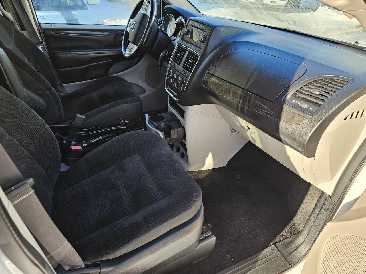 2017 Dodge Grand Caravan SXT, STO&GO, 7 PASS, POWER GROUP, A/C, 163 KM - Photo #7