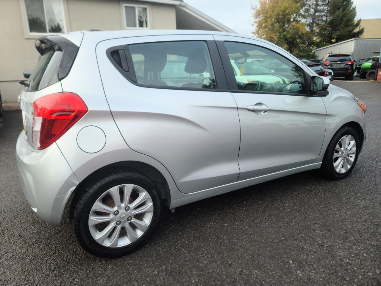 2017 Chevrolet Spark LT, AUTO, REAR VIEW CAMERA, BLUETOOTH, 76 KM - Photo #4
