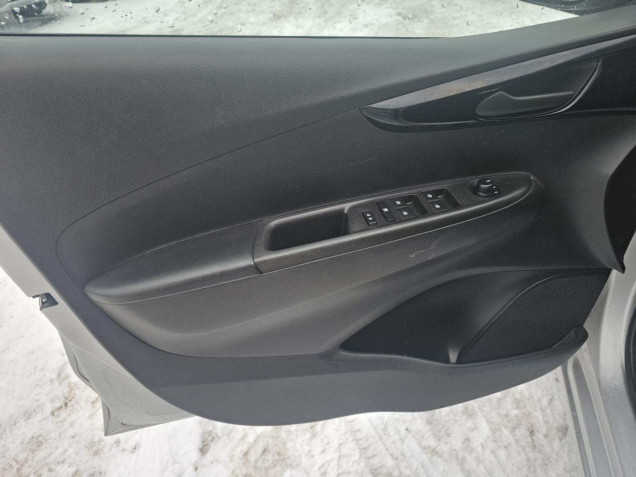 2017 Chevrolet Spark LT, AUTO, REAR VIEW CAMERA, BLUETOOTH, 76 KM Photo