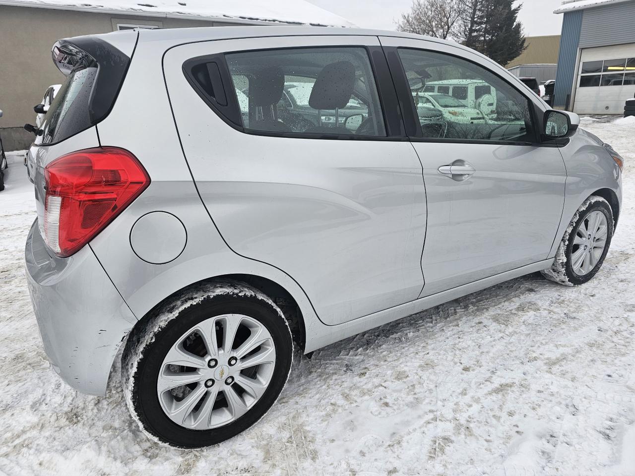 2017 Chevrolet Spark LT, AUTO, REAR VIEW CAMERA, BLUETOOTH, 76 KM Photo