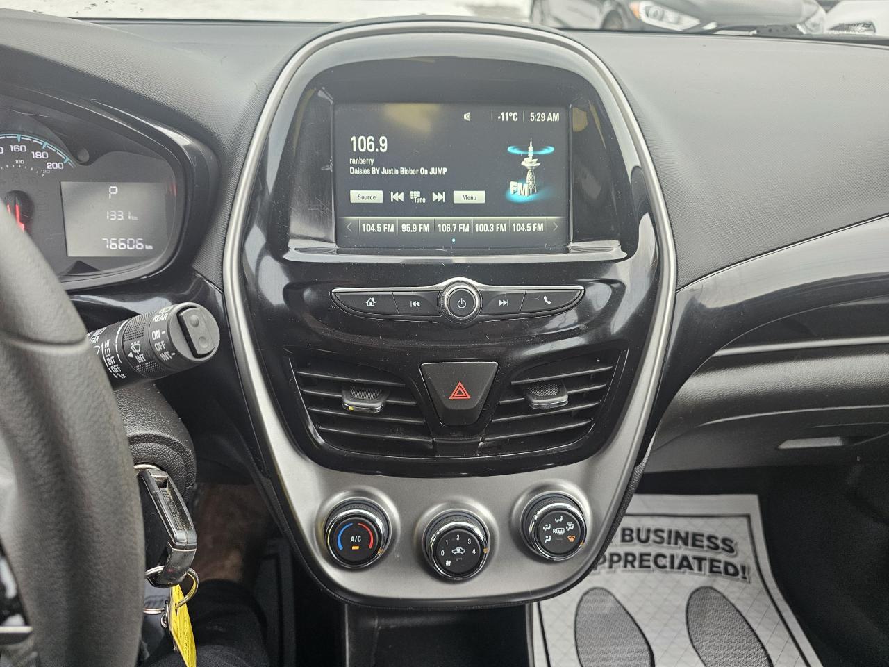 2017 Chevrolet Spark LT, AUTO, REAR VIEW CAMERA, BLUETOOTH, 76 KM Photo