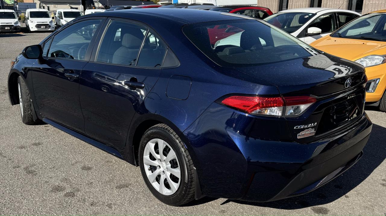 2020 Toyota Corolla LE Photo2