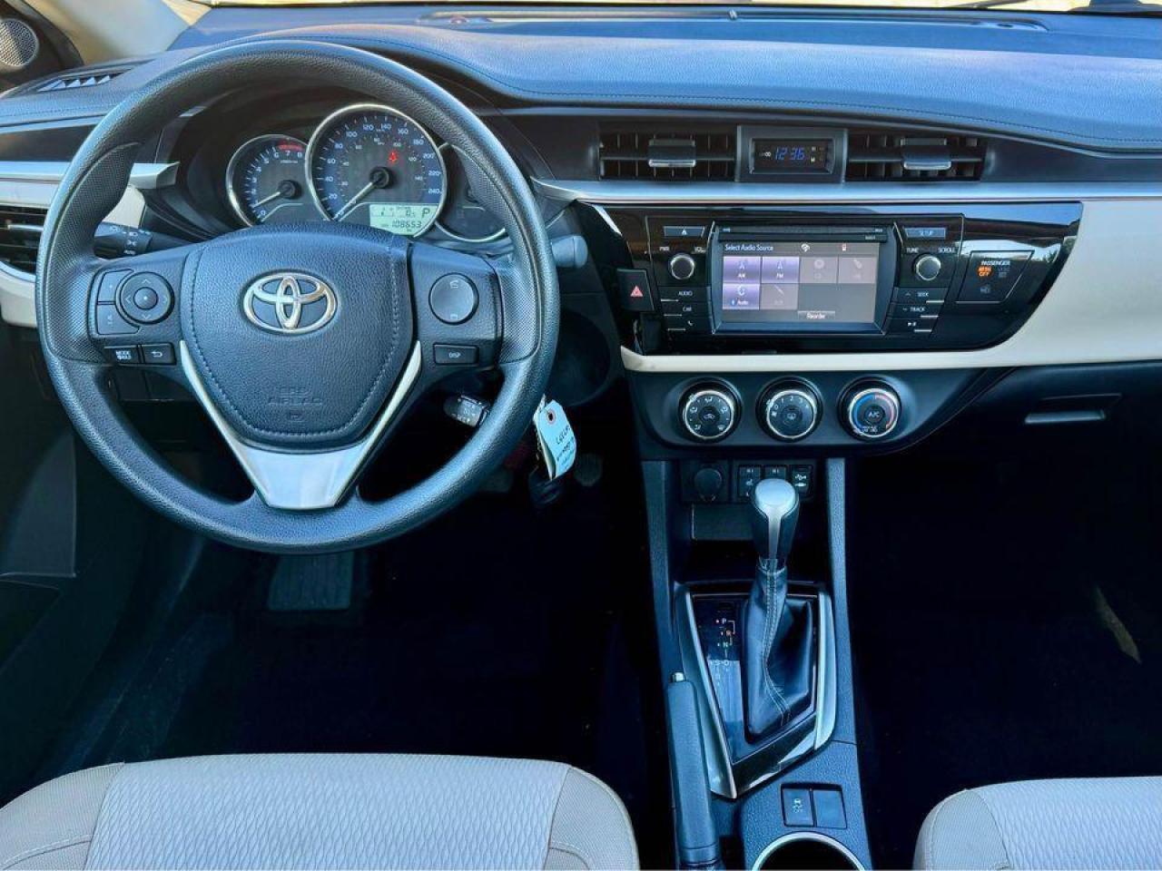 2016 Toyota Corolla 4dr Sdn CVT LE Photo3