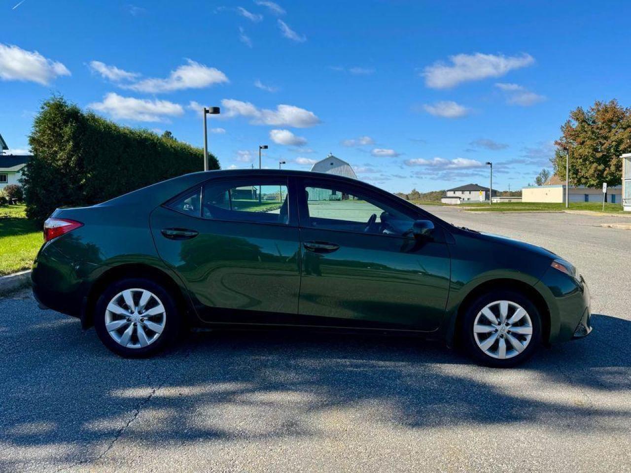 2016 Toyota Corolla 4dr Sdn CVT LE - Photo #6