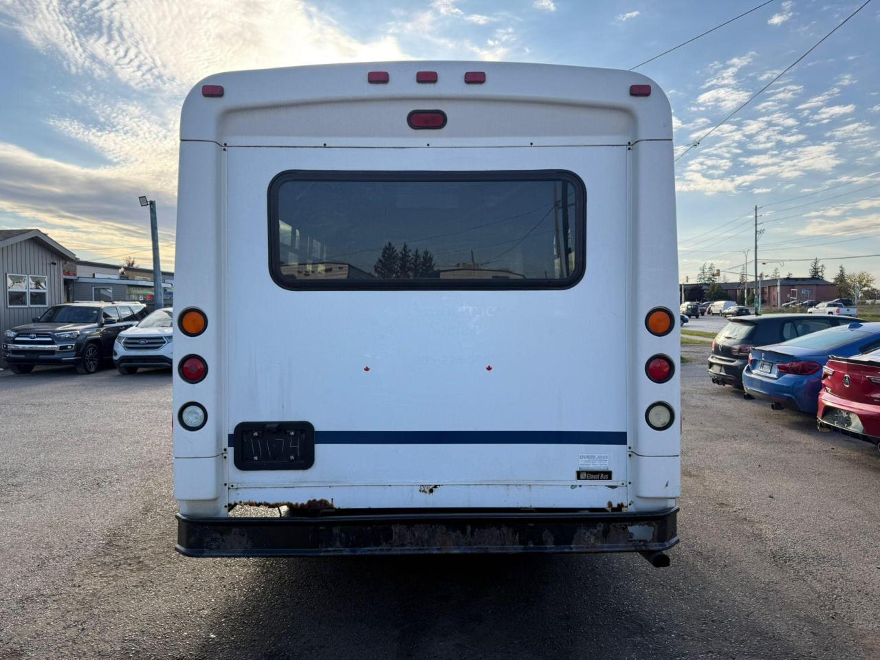 2010 Ford Econoline E350, GAS, 10 PASSENGER, AS IS SPECIAL - Photo #4