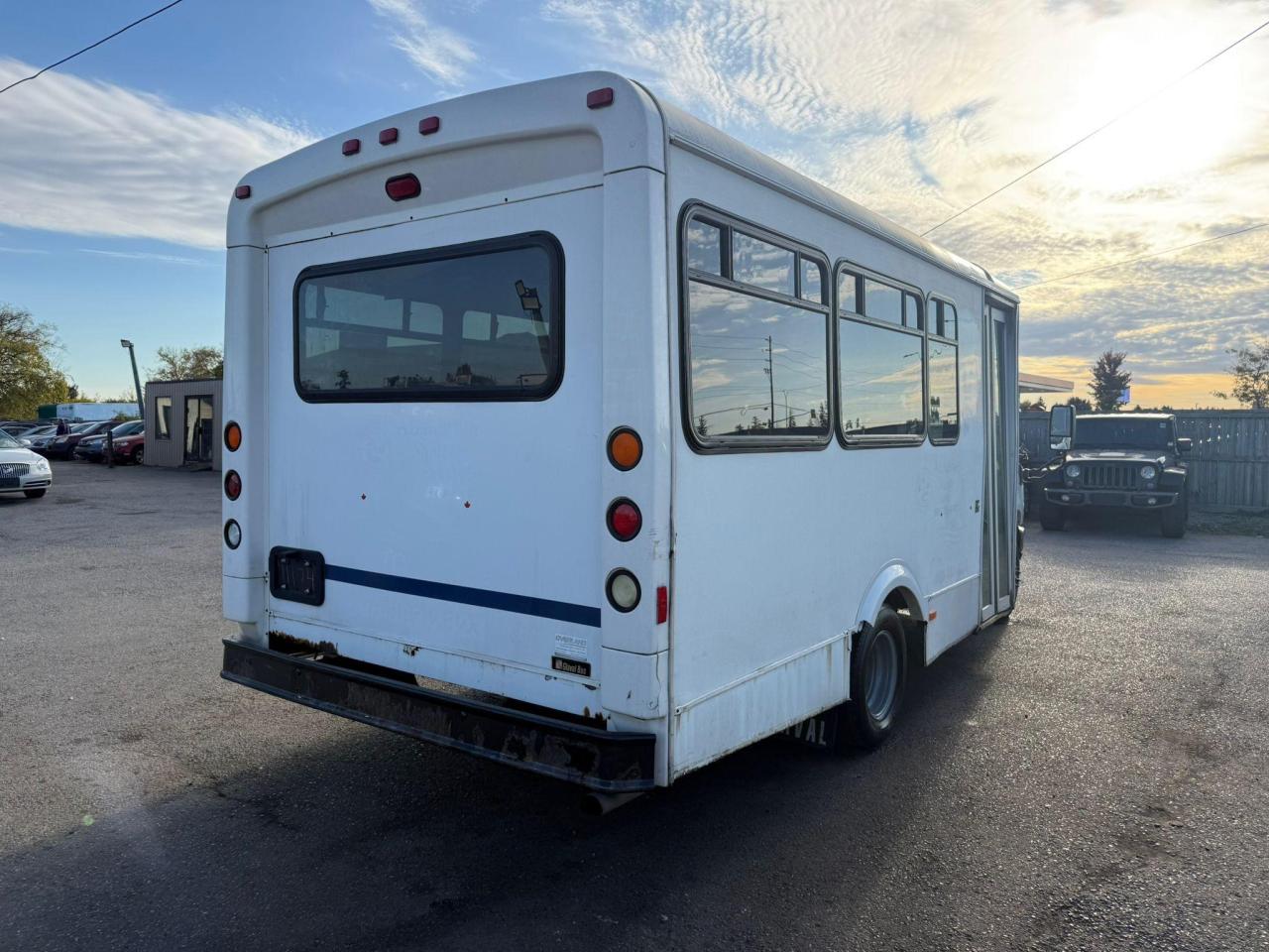 2010 Ford Econoline E350, GAS, 10 PASSENGER, AS IS SPECIAL - Photo #5