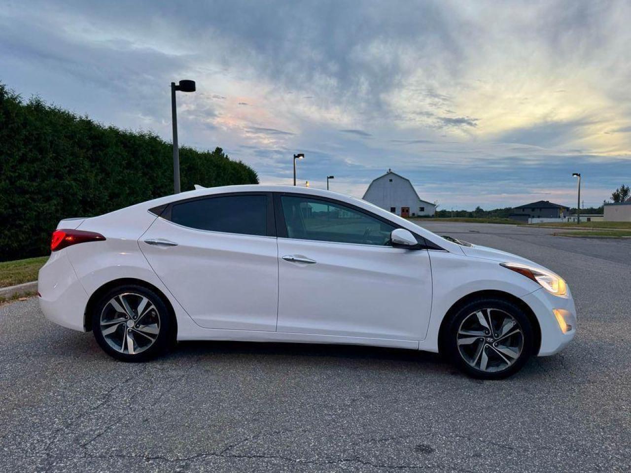2016 Hyundai Elantra Limited / Navi - Photo #15