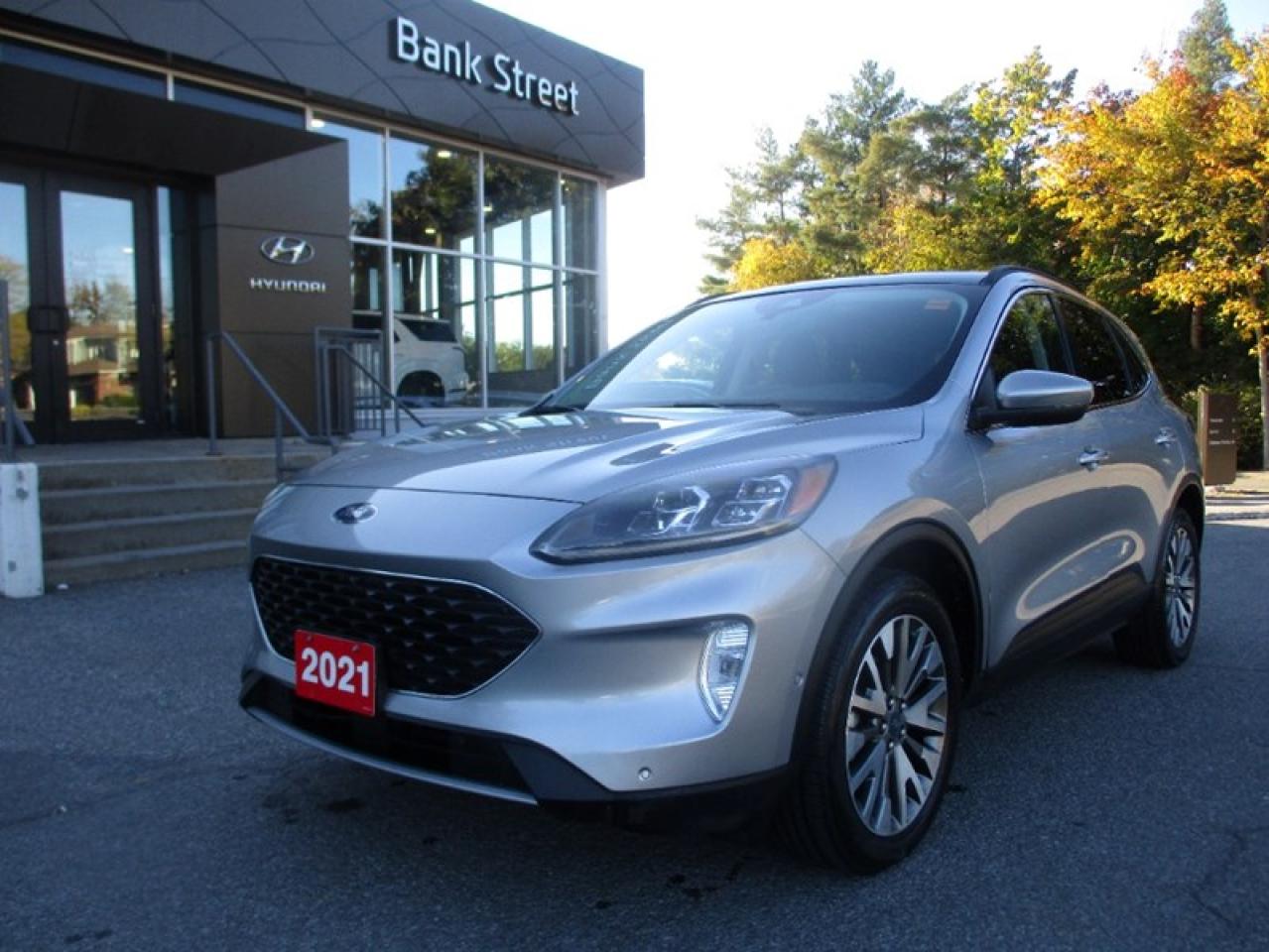 Used 2021 Ford Escape Titanium AWD for sale in Ottawa, ON