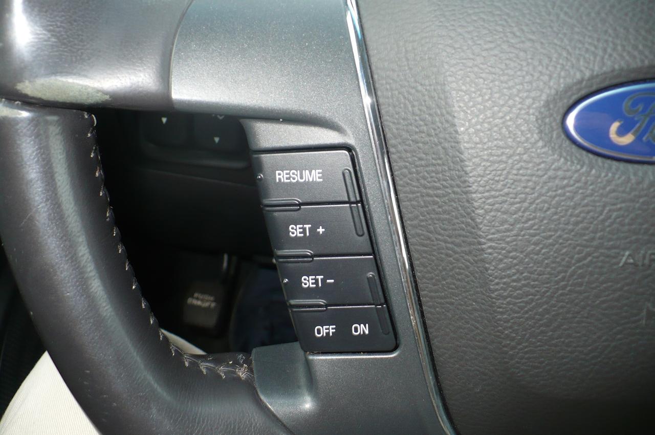 2010 Ford Taurus 4DR SDN SEL FWD Photo