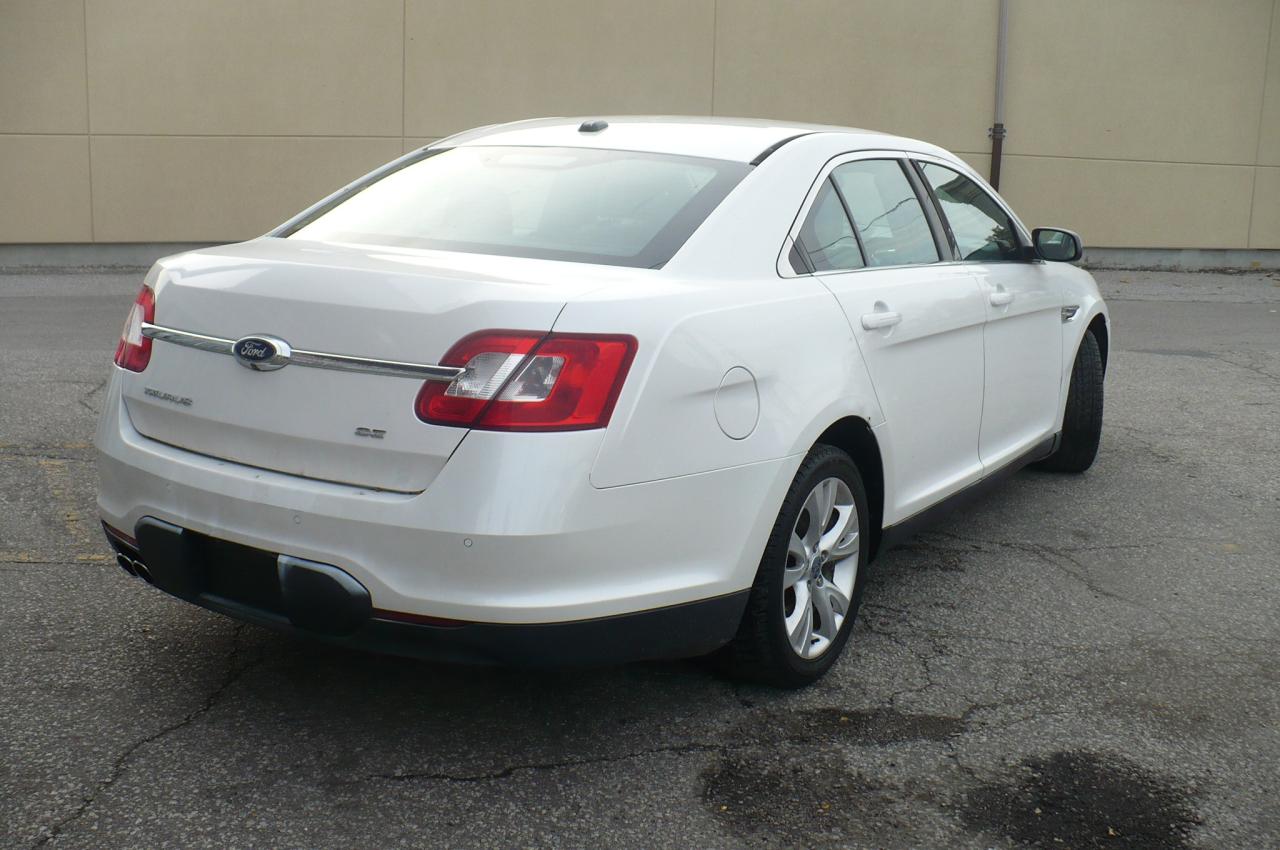 2010 Ford Taurus 4DR SDN SEL FWD Photo2