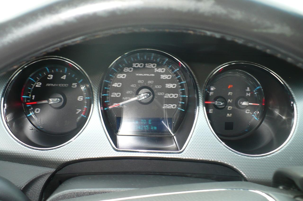 2010 Ford Taurus 4DR SDN SEL FWD Photo