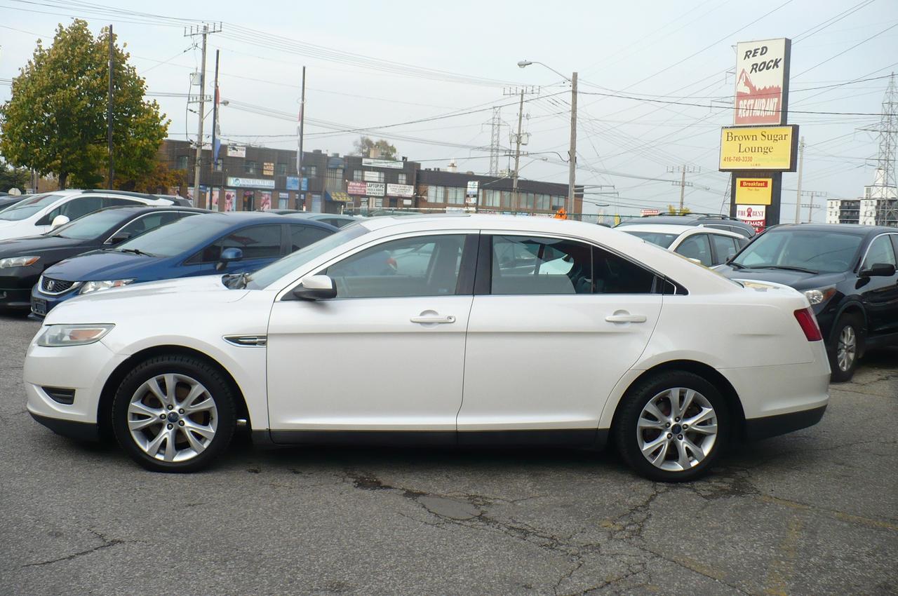 2010 Ford Taurus 4DR SDN SEL FWD Photo