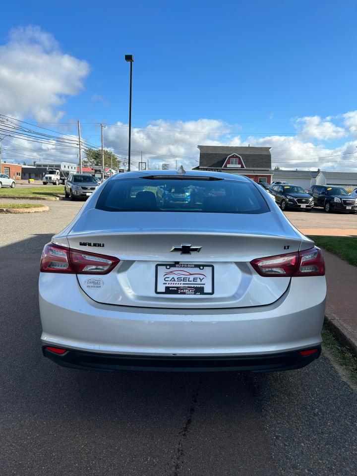 2022 Chevrolet Malibu LT - Photo #5