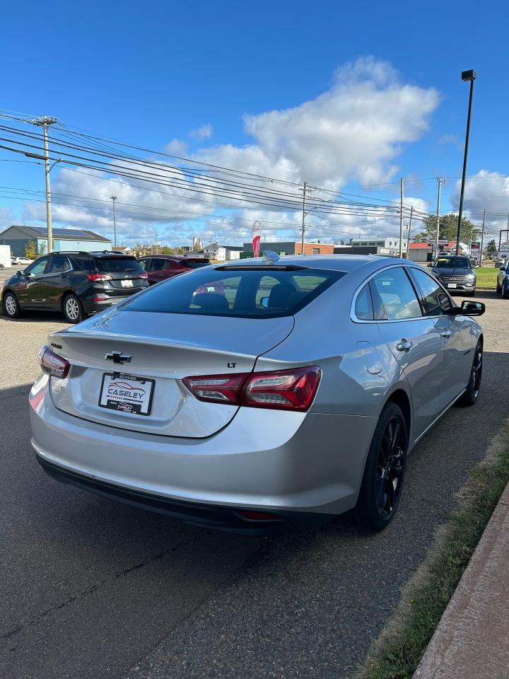 2022 Chevrolet Malibu LT - Photo #4