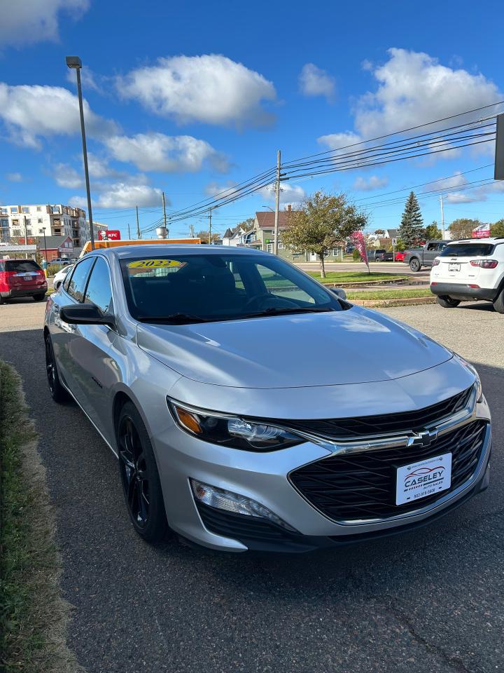 2022 Chevrolet Malibu LT - Photo #3