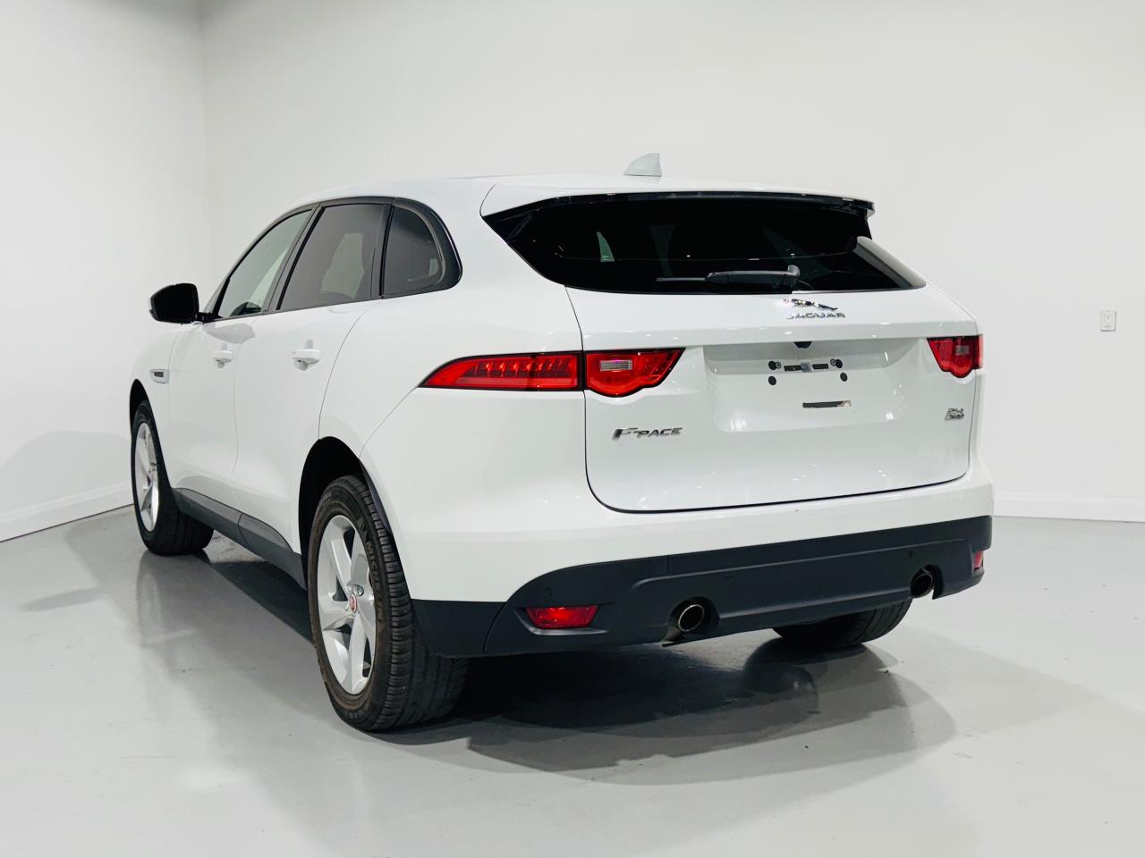 2018 Jaguar F-PACE 25t Premium - Photo #7