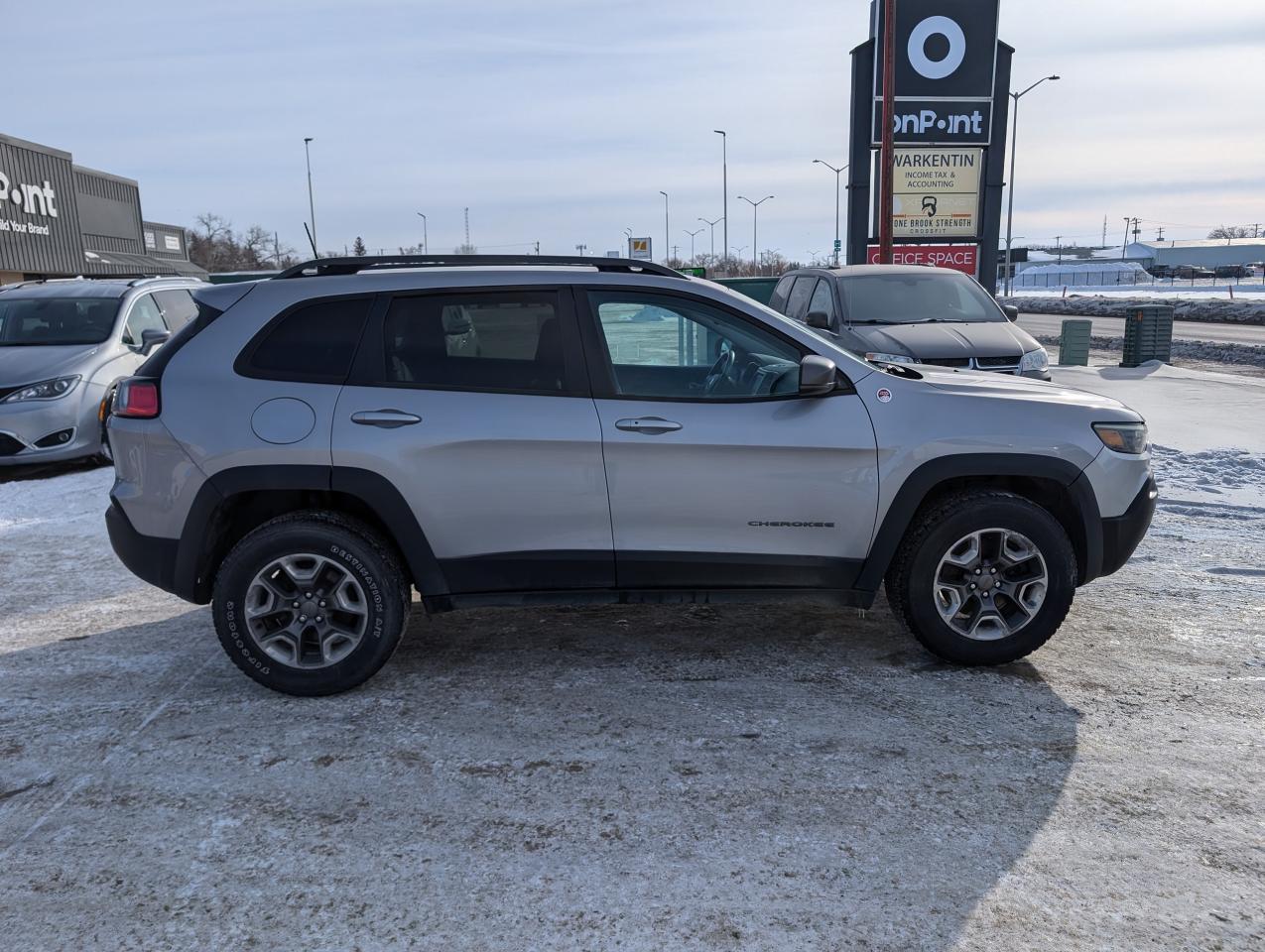 2019 Jeep Cherokee Trailhawk - Photo #3