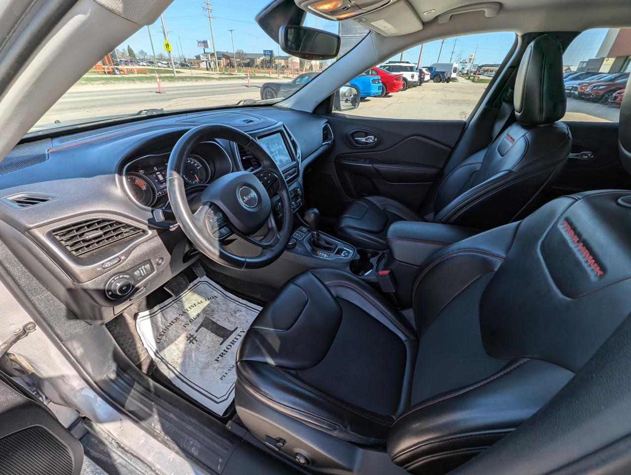 2019 Jeep Cherokee Trailhawk | Command Start | Leather | Htd Steering - Photo #10