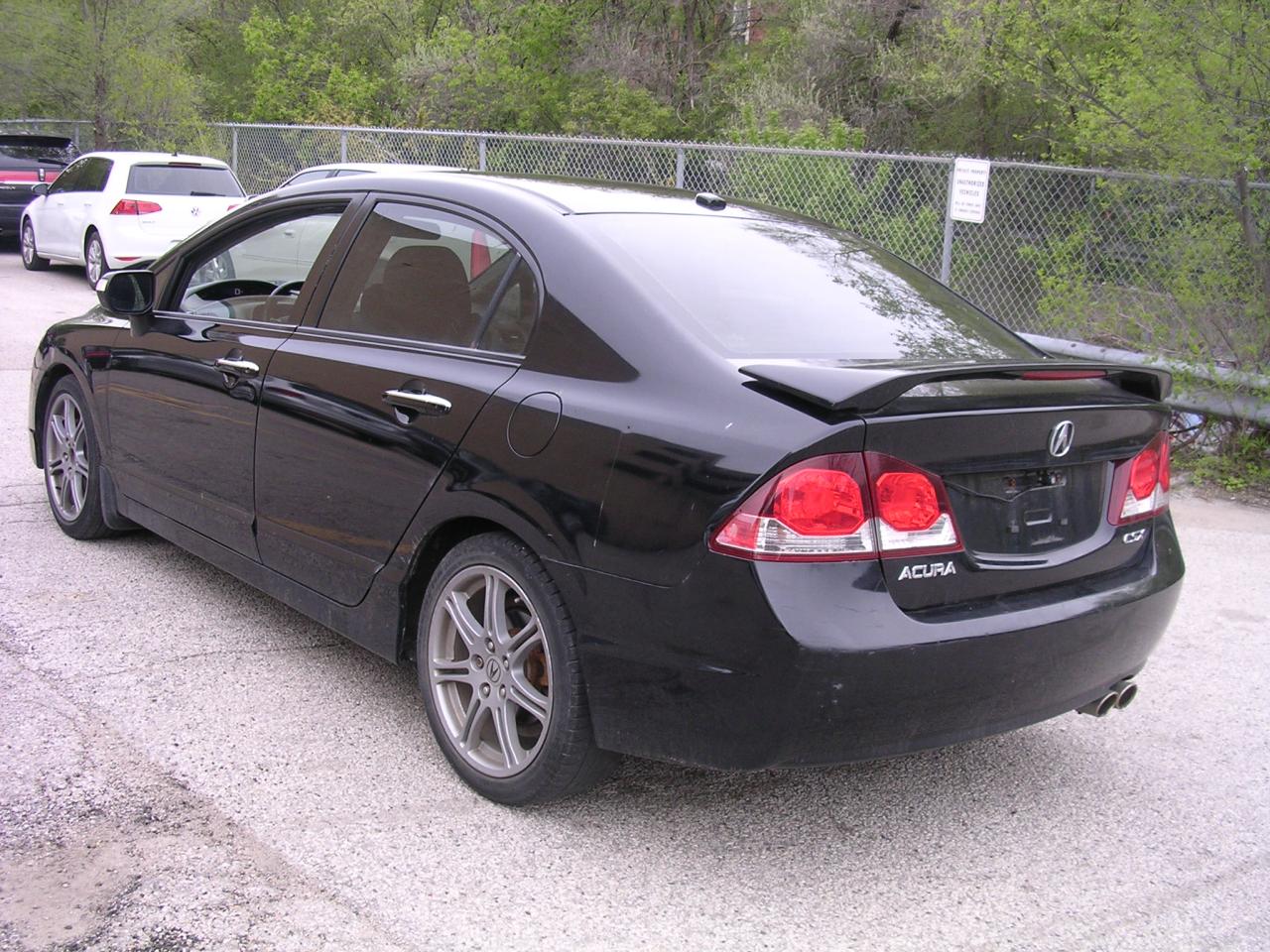 2011 Acura CSX Tech - Photo #4