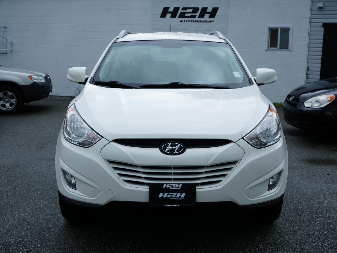 2013 Hyundai Tucson AWD 4dr I4 Auto FINANCING AVAILABLE Photo1