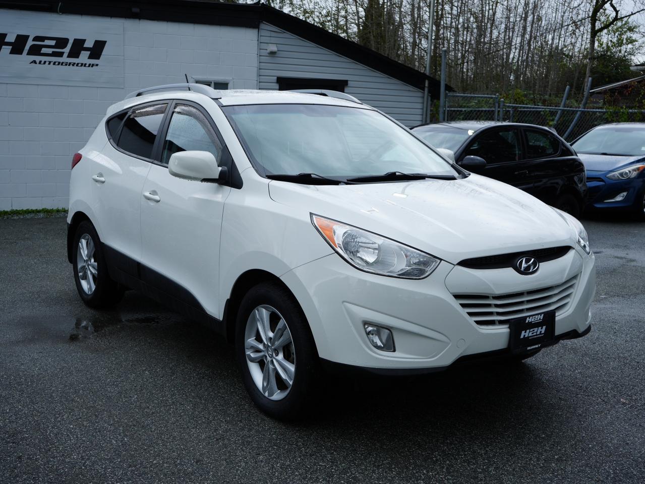 2013 Hyundai Tucson AWD 4dr I4 Auto FINANCING AVAILABLE Photo2