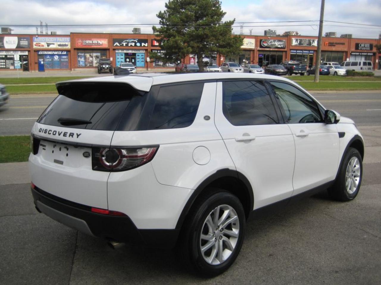 2017 Land Rover Discovery Sport HSE/NAVI/REAR CAM/PANO SUNROOF - Photo #6