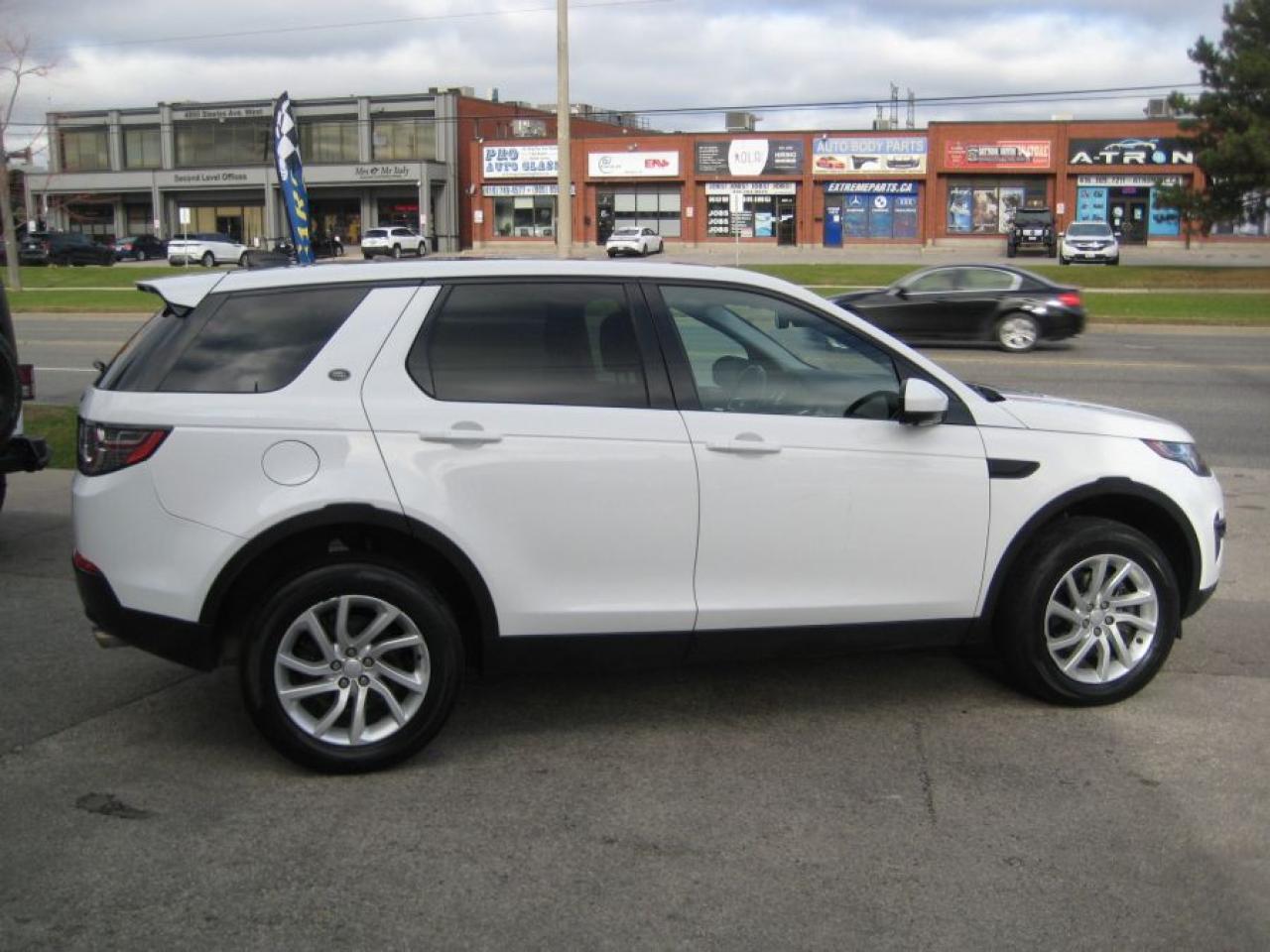 2017 Land Rover Discovery Sport HSE/NAVI/REAR CAM/PANO SUNROOF - Photo #7
