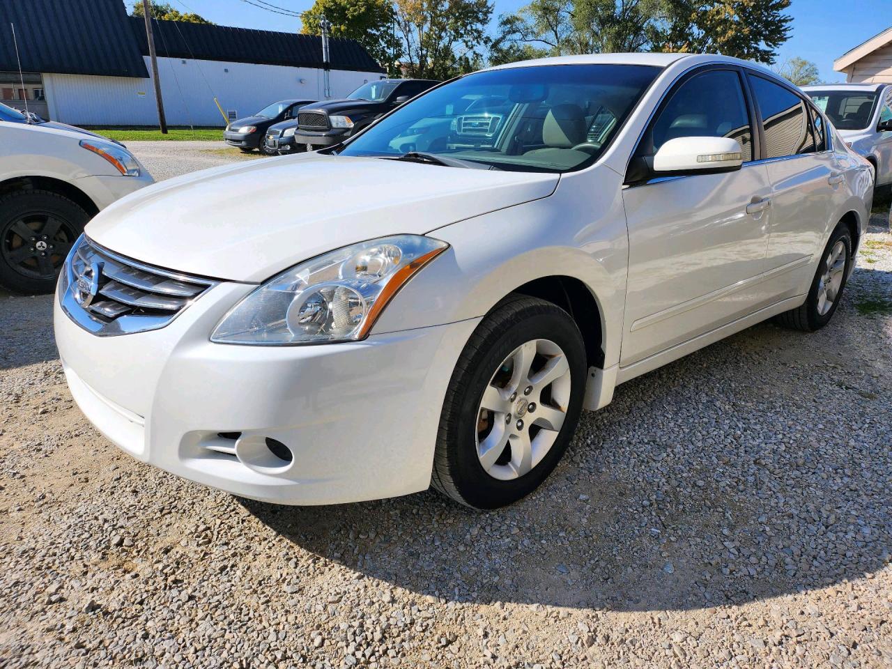 Used 2010 Nissan Altima 4dr Sdn I4 CVT 2.5 for sale in Windsor, ON