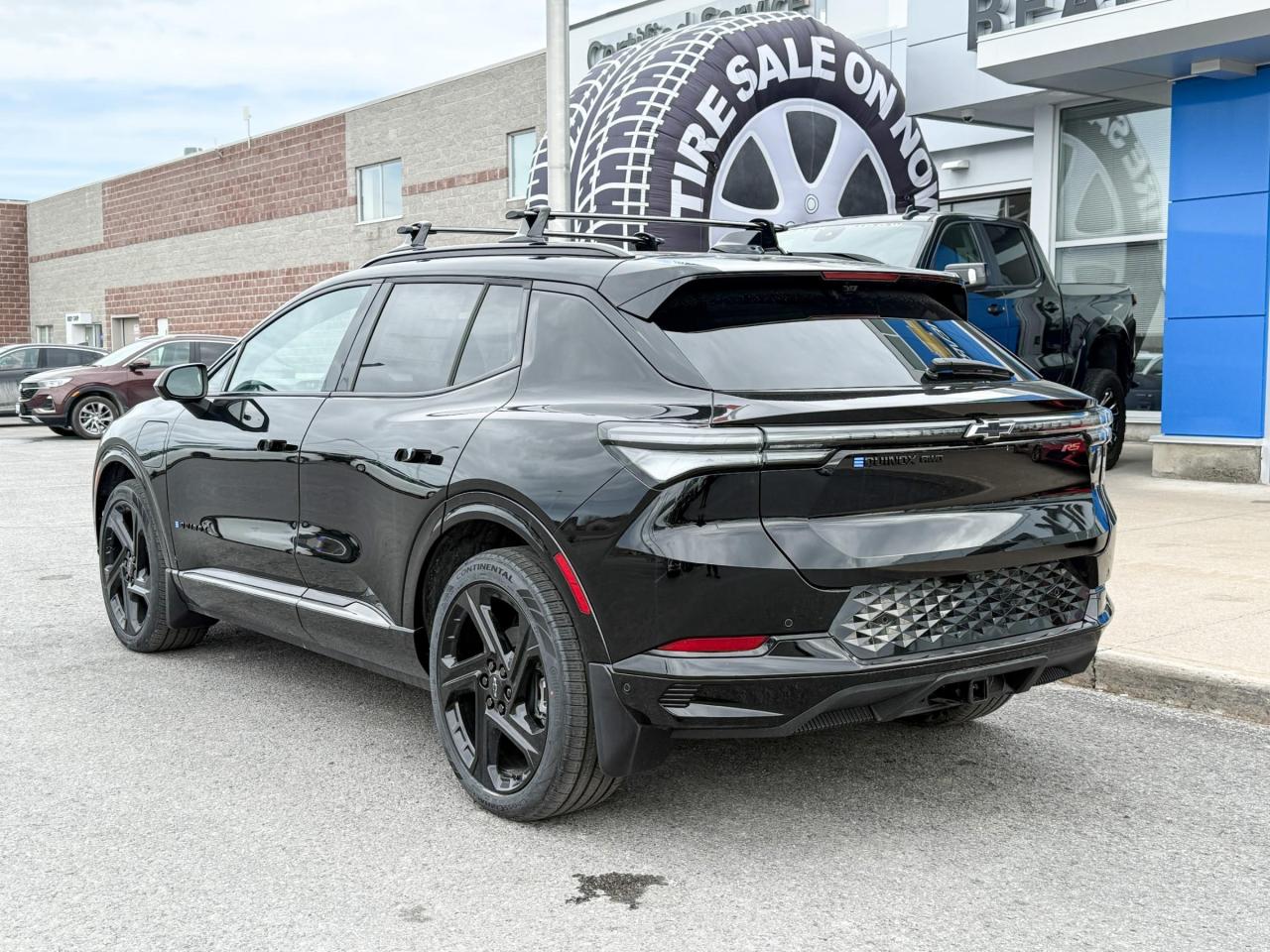 2025 Chevrolet Equinox EV RS FULLY ELECTRIC WITH REMOTE START/ENTRY, SUNROOF, HEATED SEATS, HEATED STEERING WHEEL, VENTILATED SEATS, POWER LIFTGATE, HD SURROUND VISION Photo2