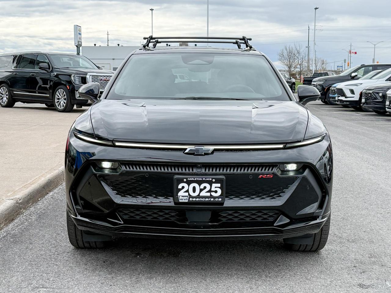 2025 Chevrolet Equinox EV RS FULLY ELECTRIC WITH REMOTE START/ENTRY, SUNROOF, HEATED SEATS, HEATED STEERING WHEEL, VENTILATED SEATS, POWER LIFTGATE, HD SURROUND VISION Photo