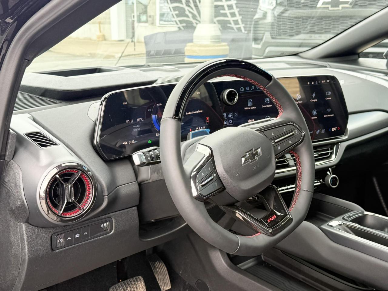 2025 Chevrolet Equinox EV RS FULLY ELECTRIC WITH REMOTE START/ENTRY, SUNROOF, HEATED SEATS, HEATED STEERING WHEEL, VENTILATED SEATS, POWER LIFTGATE, HD SURROUND VISION Photo