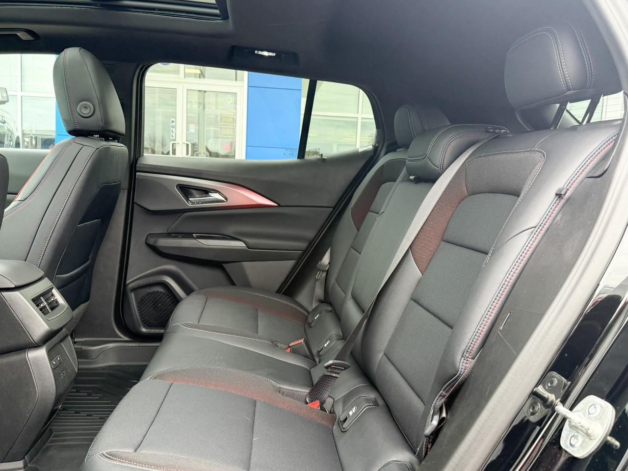 2025 Chevrolet Equinox EV RS FULLY ELECTRIC WITH REMOTE START/ENTRY, SUNROOF, HEATED SEATS, HEATED STEERING WHEEL, VENTILATED SEATS, POWER LIFTGATE, HD SURROUND VISION Photo