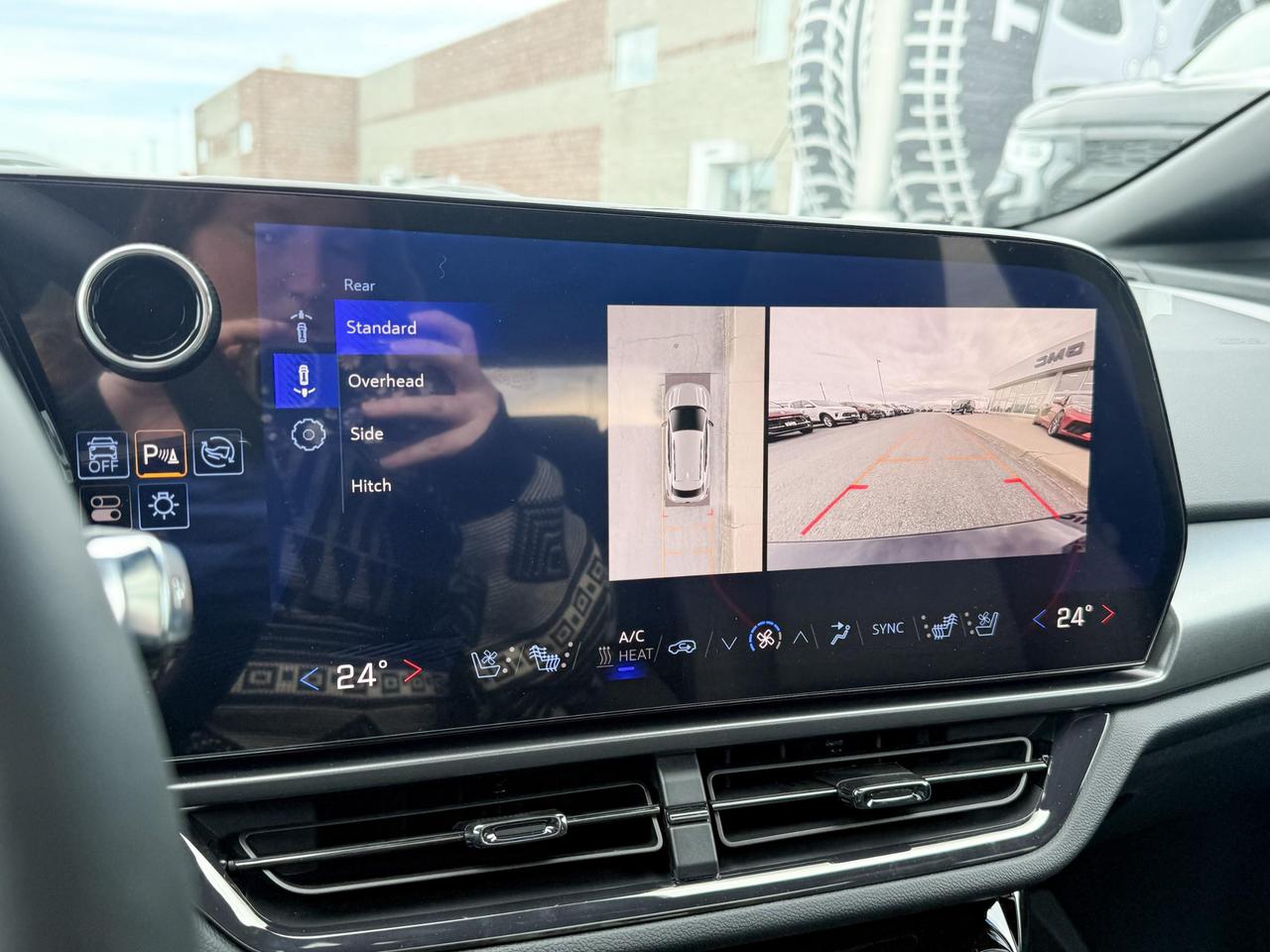 2025 Chevrolet Equinox EV RS FULLY ELECTRIC WITH REMOTE START/ENTRY, SUNROOF, HEATED SEATS, HEATED STEERING WHEEL, VENTILATED SEATS, POWER LIFTGATE, HD SURROUND VISION Photo