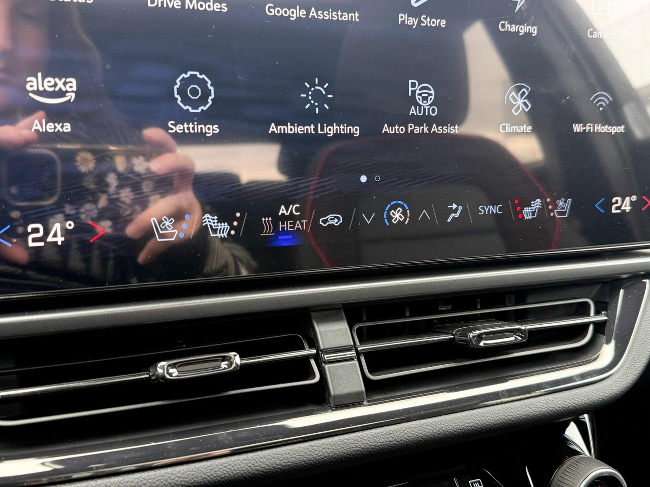 2025 Chevrolet Equinox EV RS FULLY ELECTRIC WITH REMOTE START/ENTRY, SUNROOF, HEATED SEATS, HEATED STEERING WHEEL, VENTILATED SEATS, POWER LIFTGATE, HD SURROUND VISION Photo