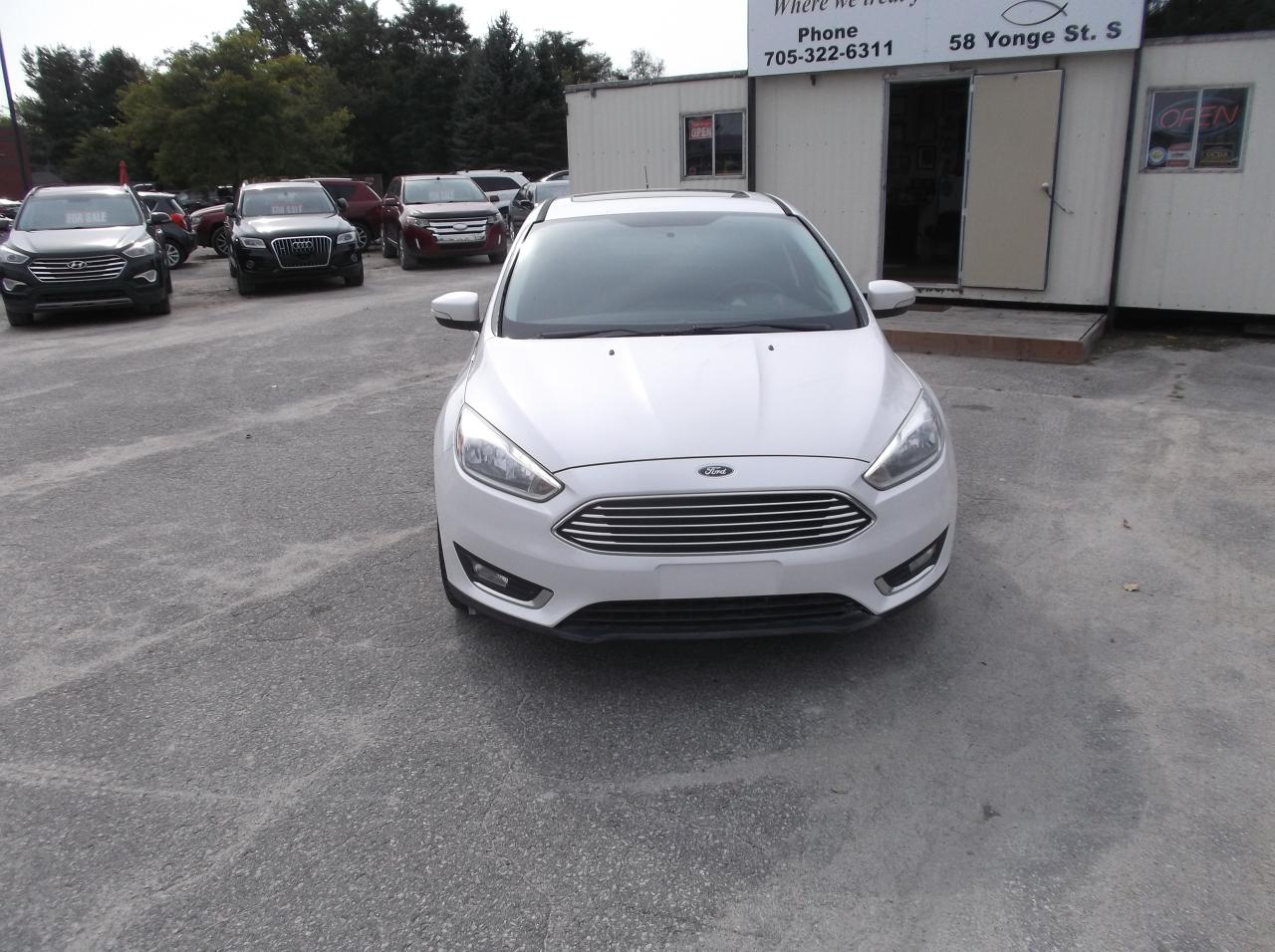 2015 Ford Focus Titanium - Photo #2