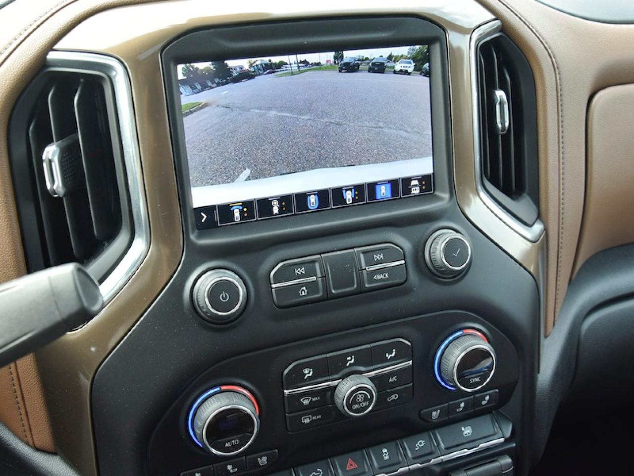 2021 Chevrolet Silverado 1500 4WD Crew Cab 147" High Country - Photo #8